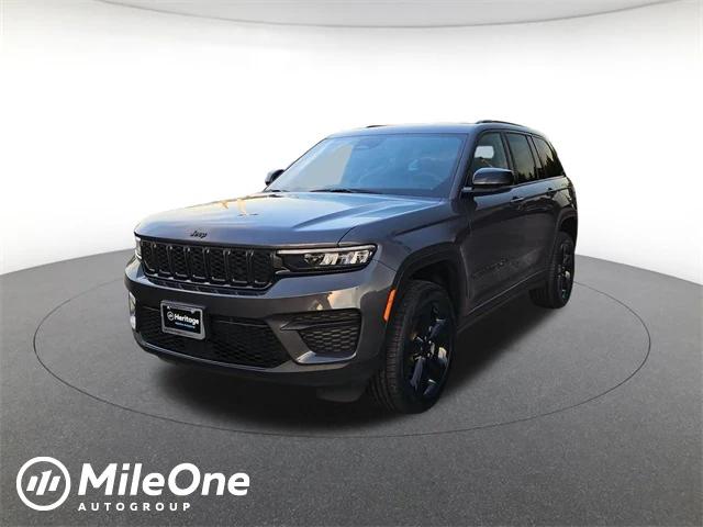 2022 Jeep Grand Cherokee Altitude 4x4 2022 Jeep Grand Cherokee Altitude 4x4