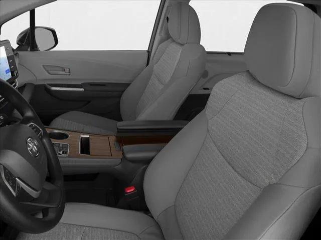 2025 Toyota Sienna LE
