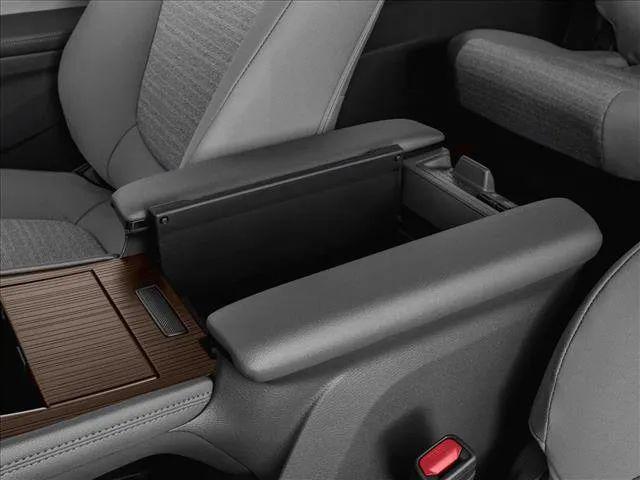 2025 Toyota Sienna LE