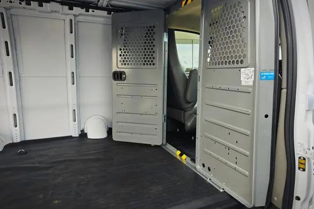 2025 GMC Savana Cargo RWD 2500 Regular Wheelbase Work Van