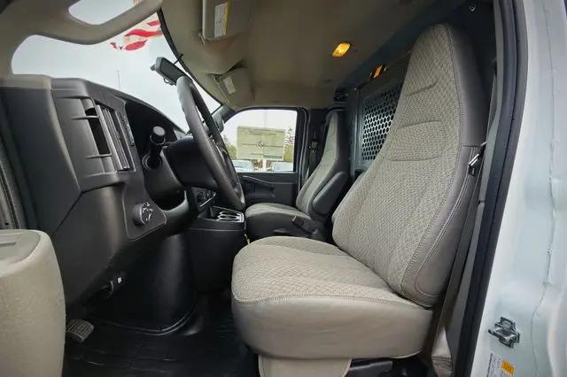 2025 GMC Savana Cargo RWD 2500 Regular Wheelbase Work Van