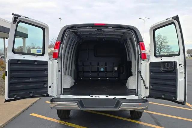 2025 GMC Savana Cargo RWD 2500 Regular Wheelbase Work Van
