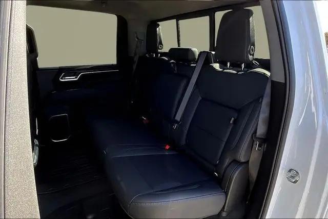 2026 GMC Sierra 2500HD Crew Cab, Standard Bed, SLT, 4WD