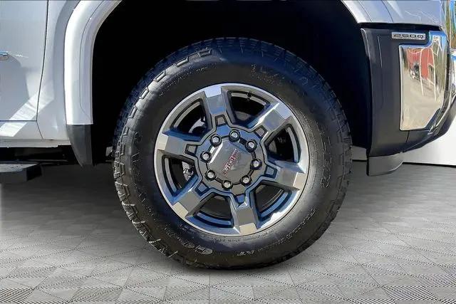 2026 GMC Sierra 2500HD Crew Cab, Standard Bed, SLT, 4WD
