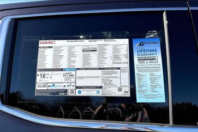 2026 GMC Sierra 1500 Crew Cab, Short Bed, SLT, 4WD