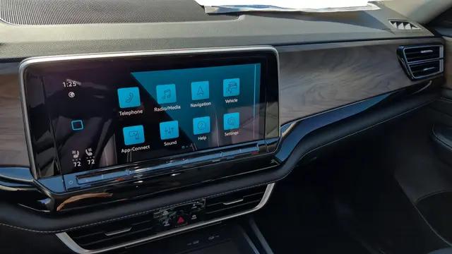 2026 Volkswagen Atlas SE with Technology