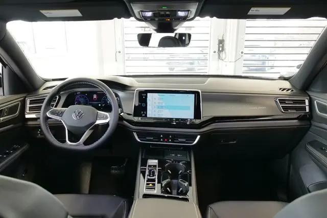 2026 Volkswagen Atlas Cross Sport SEL