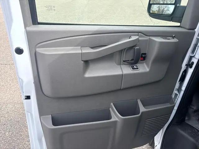 2025 Chevrolet Express Cargo Van RWD 2500 Regular Wheelbase WT