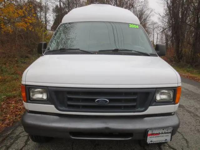 2004 Ford E-350 Super Duty Commercial