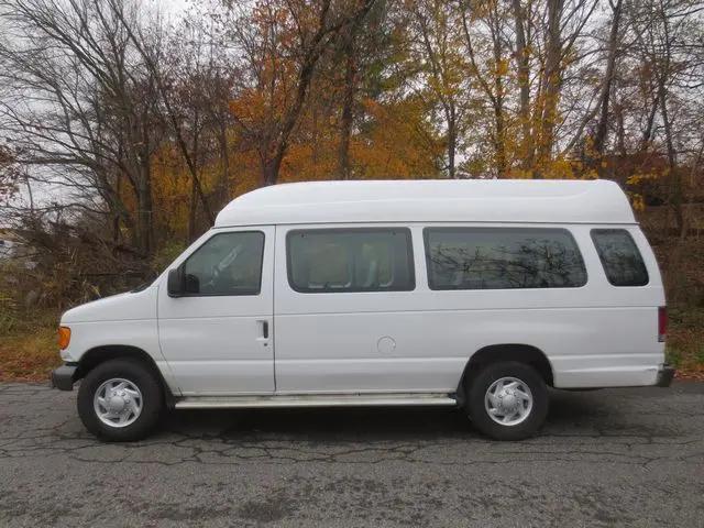 2004 Ford E-350 Super Duty Commercial
