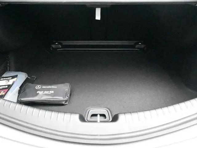 2026 Mercedes-Benz E-CLASS E 300 CLE 300