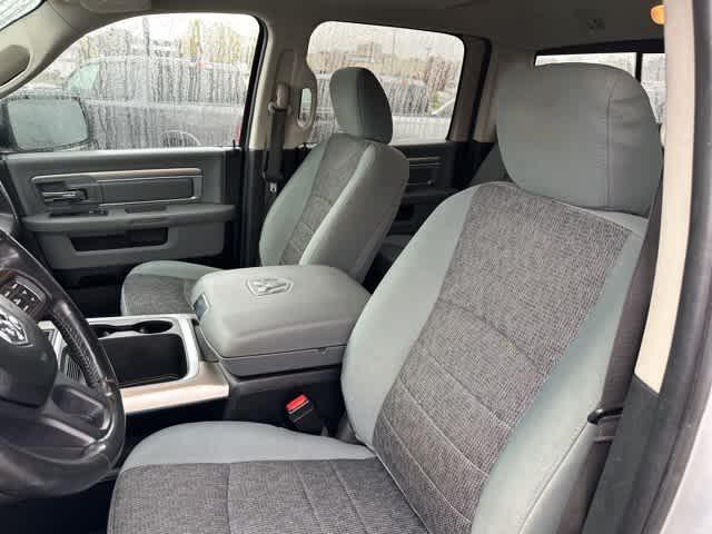 2019 RAM 1500 Classic Big Horn Crew Cab 4x4 57 Box 2019 RAM 1500 Classic Big Horn Crew Cab 4x4 57 Box