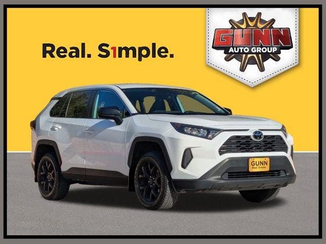 2022 Toyota RAV4 LE 2022 Toyota RAV4 LE