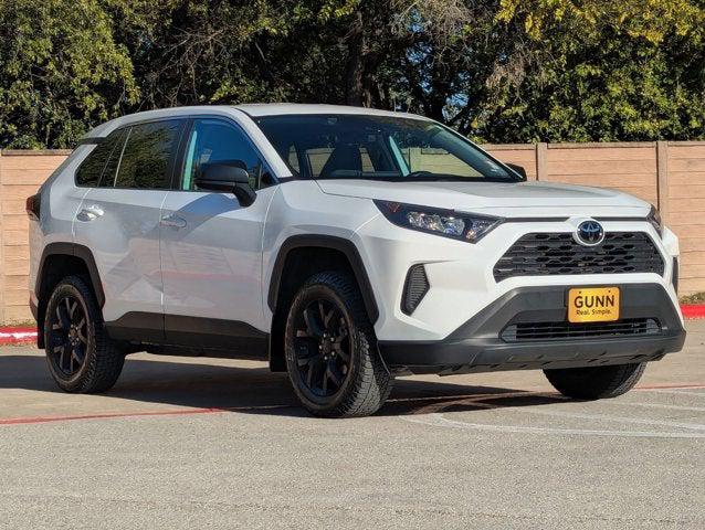 2022 Toyota RAV4 LE 2022 Toyota RAV4 LE