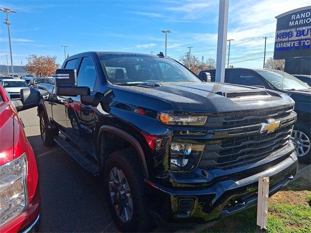 2025 Chevrolet Silverado 2500HD 4WD Crew Cab Standard Bed Custom
