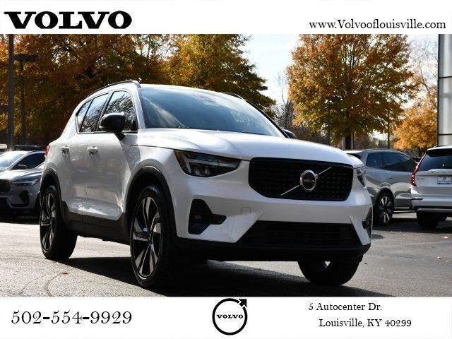 2023 Volvo XC40 B5 Plus Dark Theme 2023 Volvo XC40 B5 Plus Dark Theme