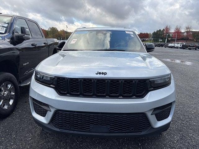 2022 Jeep Grand Cherokee Altitude 4x4 2022 Jeep Grand Cherokee Altitude 4x4