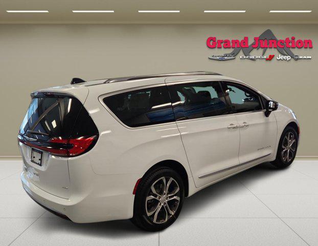 2026 Chrysler Pacifica Pinnacle AWD