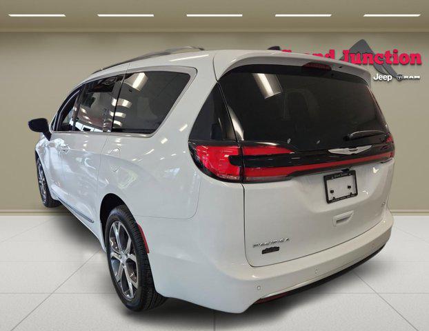 2026 Chrysler Pacifica Pinnacle AWD