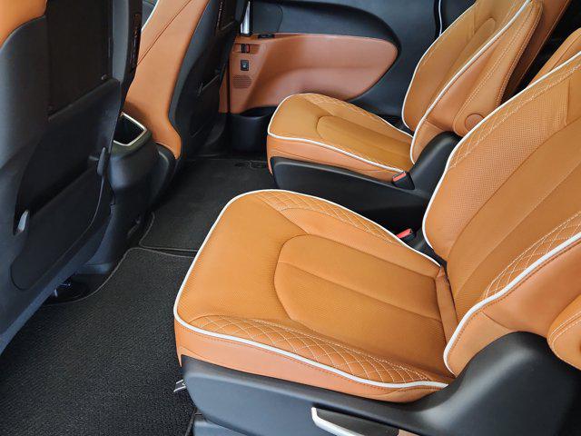 2026 Chrysler Pacifica Pinnacle AWD
