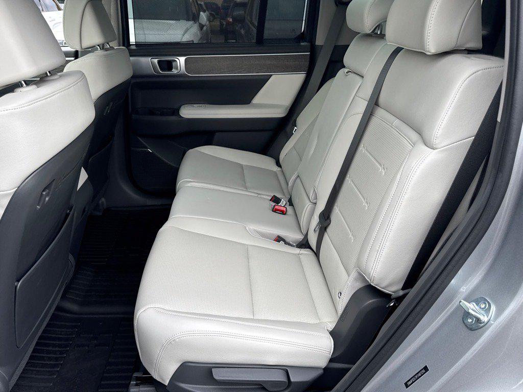 2026 Hyundai Santa Fe Limited - Photo 7