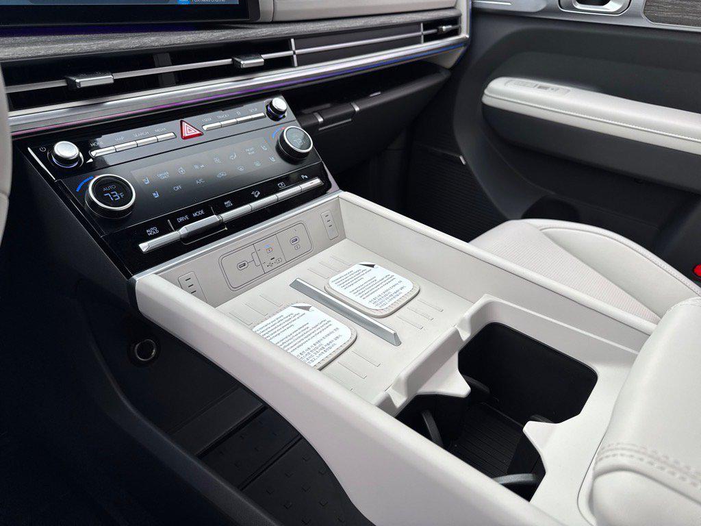 2026 Hyundai Santa Fe Limited - Photo 18
