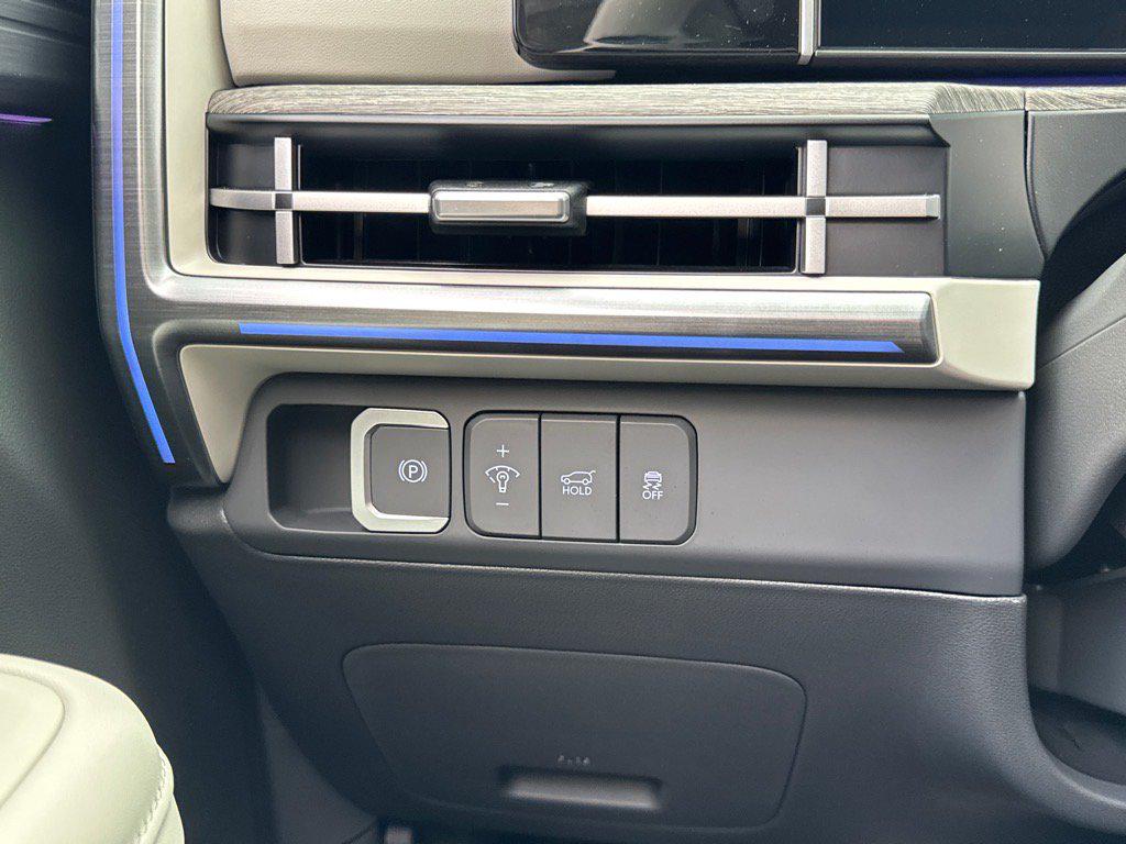 2026 Hyundai Santa Fe Limited - Photo 23