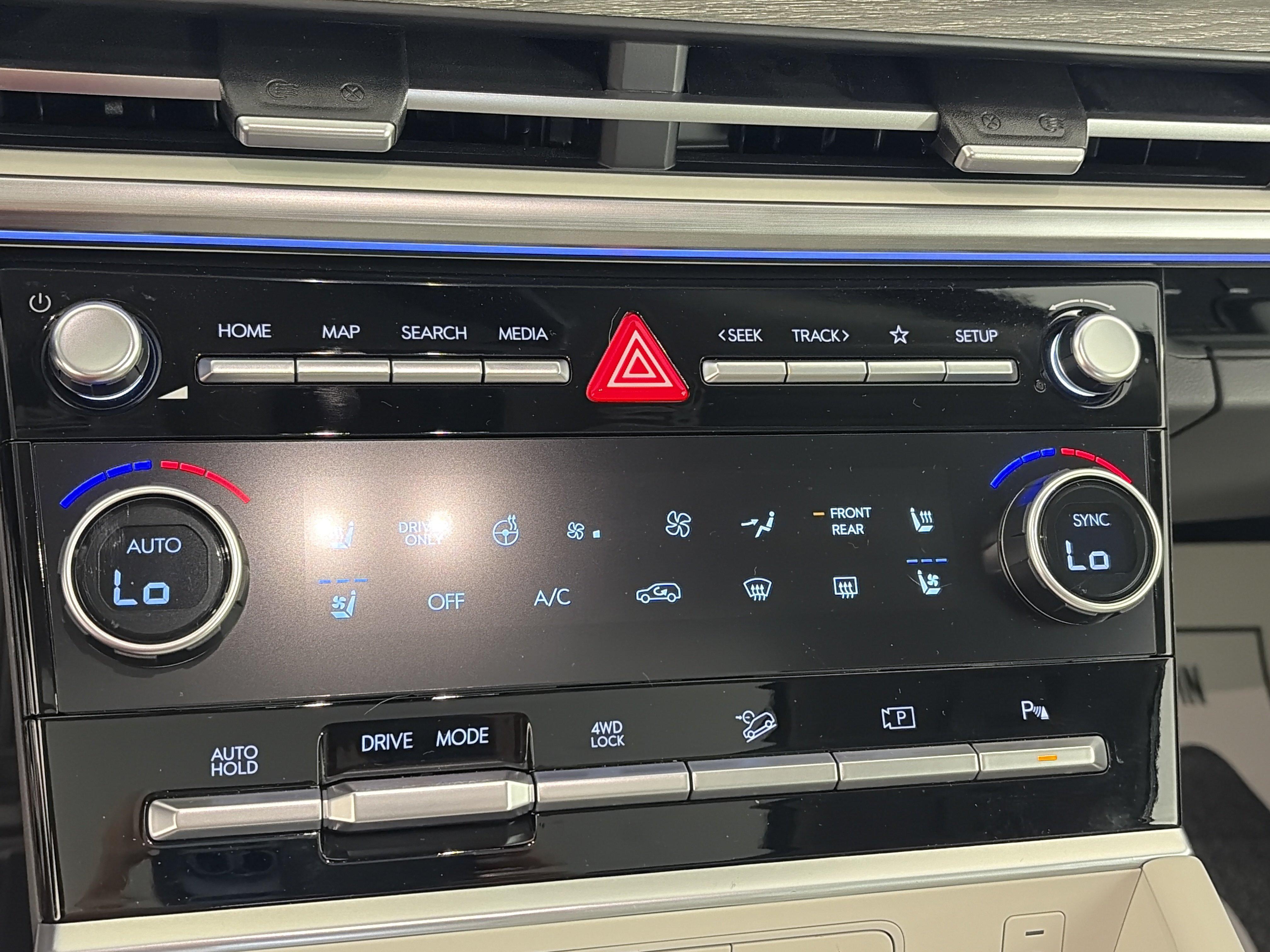 2026 Hyundai Santa Fe Limited - Photo 25