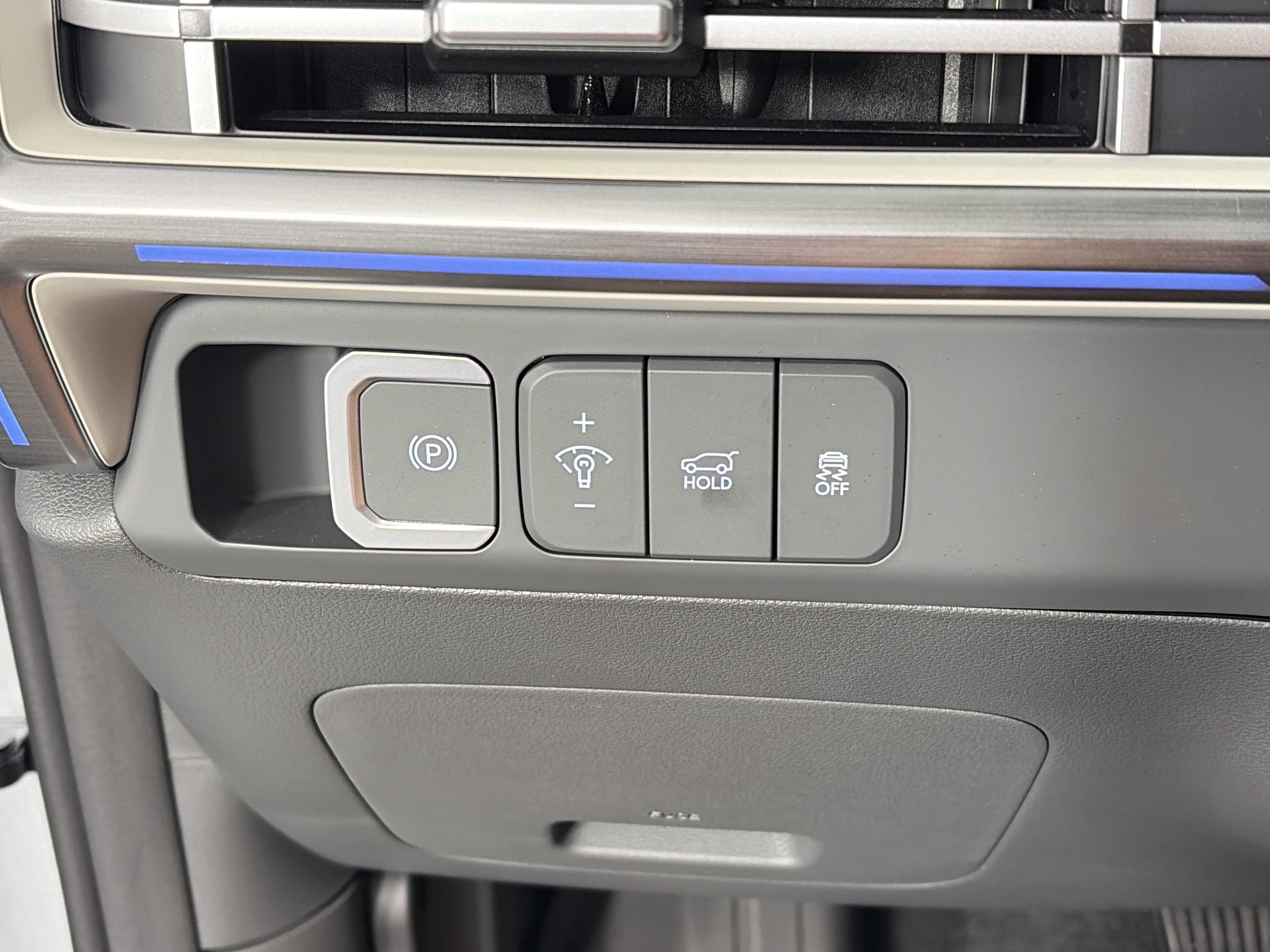 2026 Hyundai Santa Fe Limited - Photo 31
