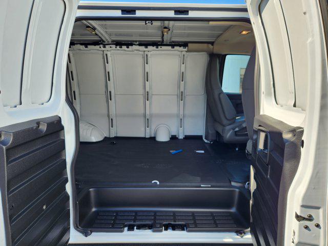 2025 Chevrolet Express Cargo Van RWD 2500 Regular Wheelbase WT
