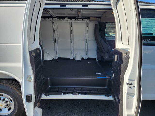 2025 Chevrolet Express Cargo Van RWD 2500 Regular Wheelbase WT
