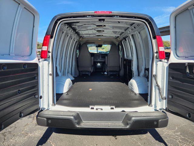 2025 Chevrolet Express Cargo Van RWD 2500 Regular Wheelbase WT