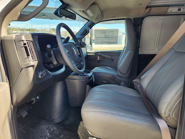 2025 Chevrolet Express Cargo Van RWD 2500 Regular Wheelbase WT