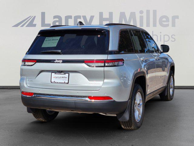 2025 Jeep Grand Cherokee Laredo X 4x4