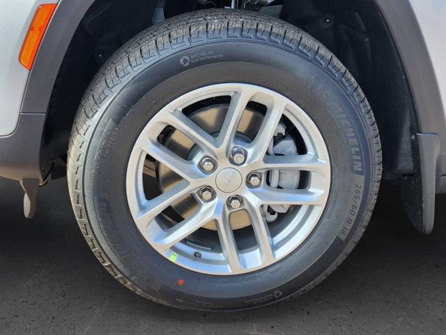 2025 Jeep Grand Cherokee Laredo X 4x4