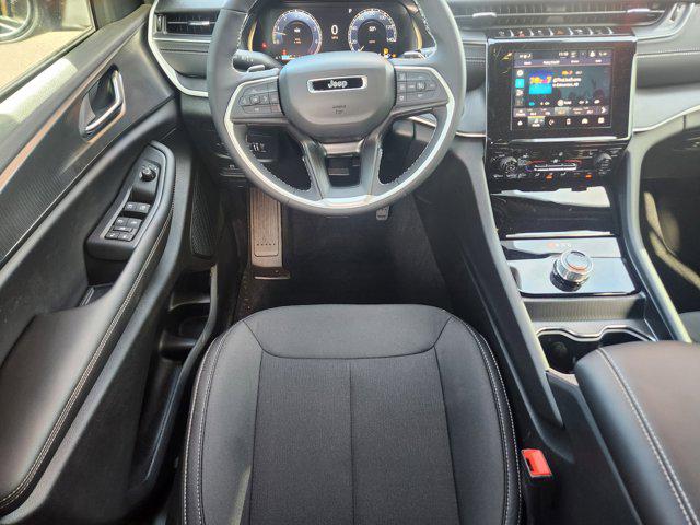 2025 Jeep Grand Cherokee Laredo X 4x4