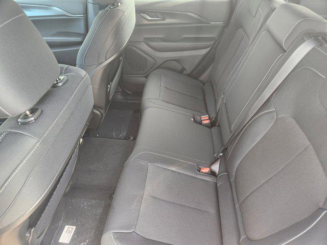 2025 Jeep Grand Cherokee Laredo X 4x4