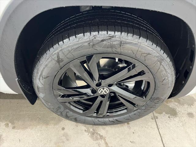 2026 Volkswagen Atlas Cross Sport SEL R-Line Black
