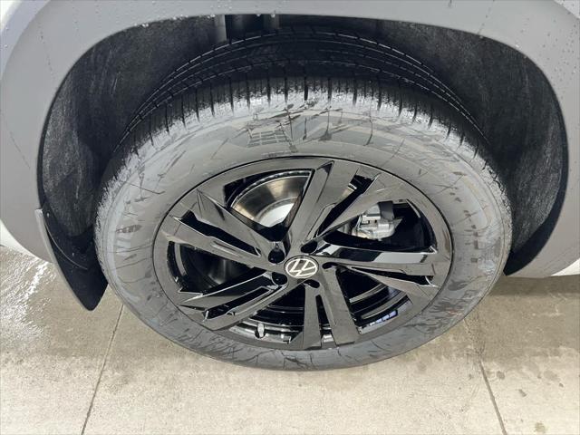 2026 Volkswagen Atlas Cross Sport SEL R-Line Black