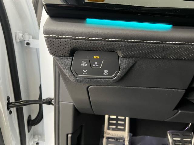 2026 Volkswagen Atlas Cross Sport SEL R-Line Black