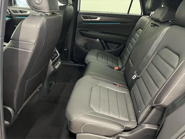 2026 Volkswagen Atlas Cross Sport SEL R-Line Black