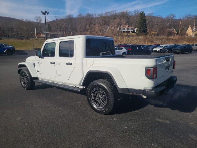 2026 Jeep Gladiator GLADIATOR SPORT S 4X4 2026 Jeep Gladiator GLADIATOR SPORT S 4X4