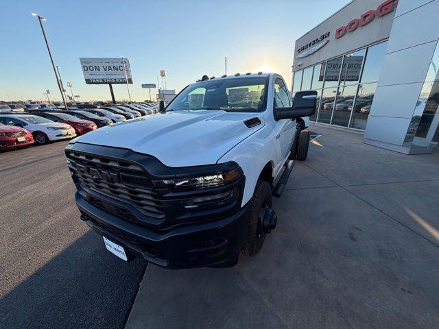 2026 RAM Ram 3500 Chassis Cab RAM 3500 TRADESMAN CHASSIS REGULAR CAB 4X4 60 CA