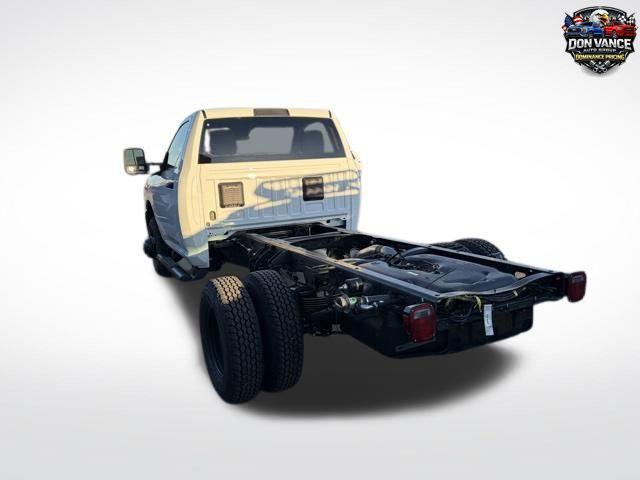 2026 RAM Ram 3500 Chassis Cab RAM 3500 TRADESMAN CHASSIS REGULAR CAB 4X4 60 CA