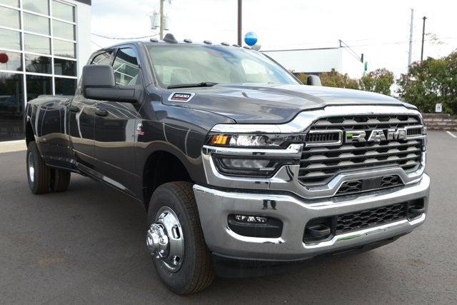 2026 RAM Ram 3500 RAM 3500 TRADESMAN CREW CAB 4X4 8 BOX