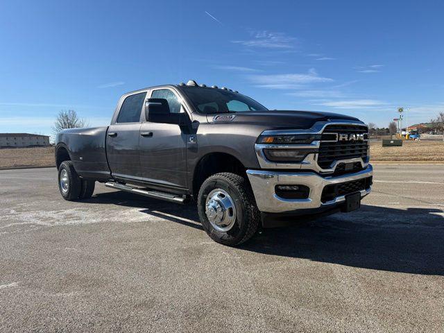 2026 RAM Ram 3500 RAM 3500 TRADESMAN CREW CAB 4X4 8 BOX