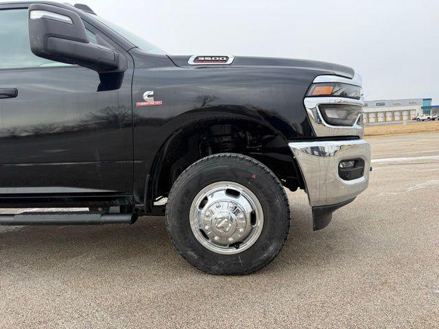 2026 RAM Ram 3500 RAM 3500 TRADESMAN CREW CAB 4X4 8 BOX