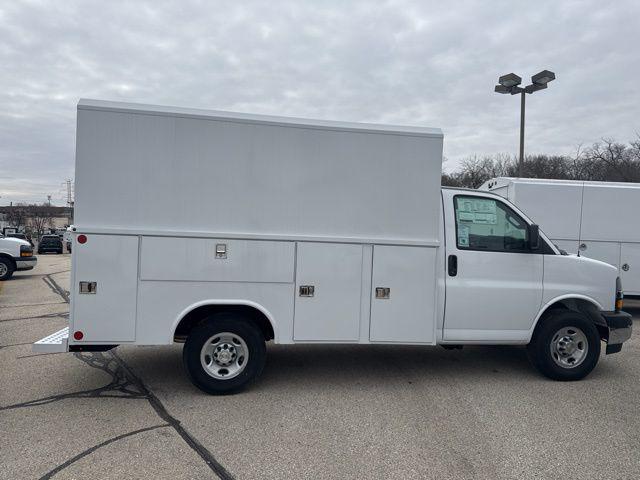 2025 Chevrolet Express Cutaway Work Van