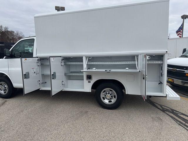 2025 Chevrolet Express Cutaway Work Van