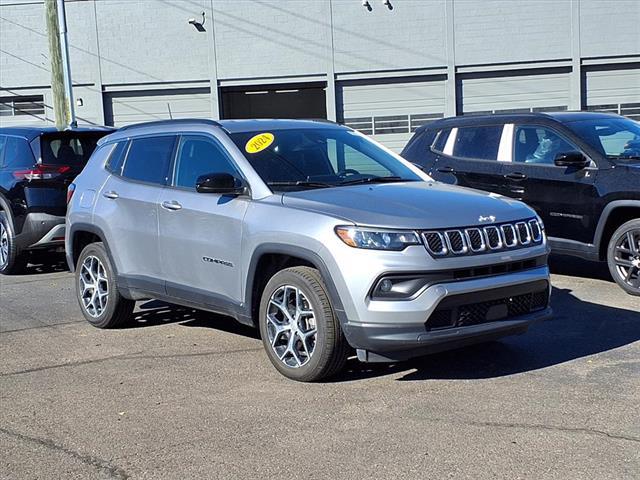 2024 Jeep Compass Latitude 4x4 2024 Jeep Compass Latitude 4x4